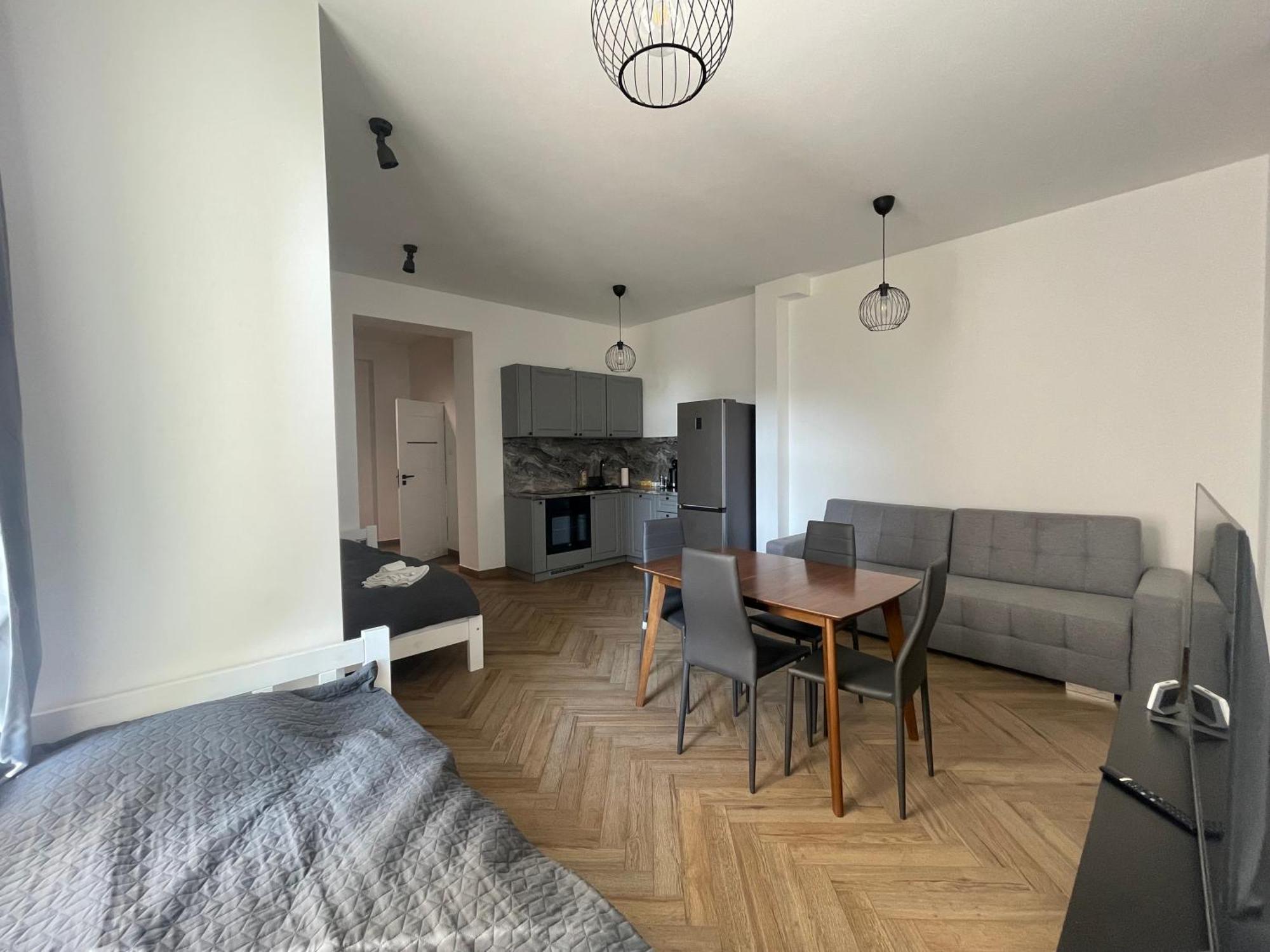 Apartamenty Kamienica Centrum - 1 Maja Lubin  Luaran gambar